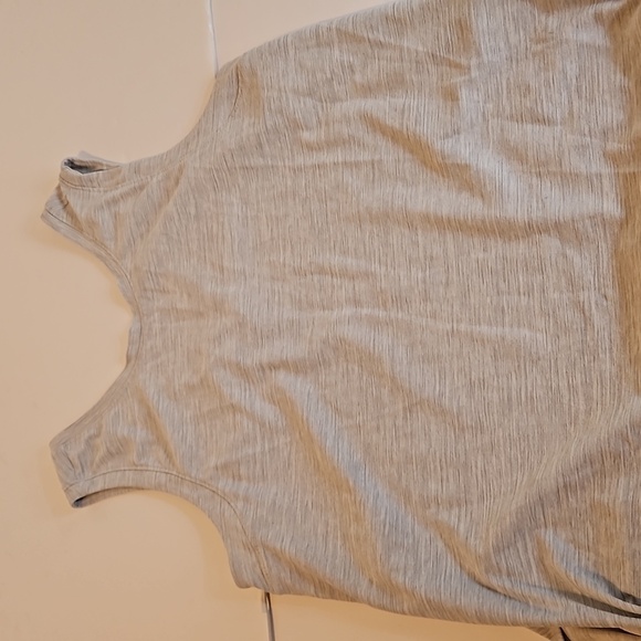 Old Navy Active Size XS Breathe On Light Gray V-neck workout shirt athletic top - Picture 12 of 16